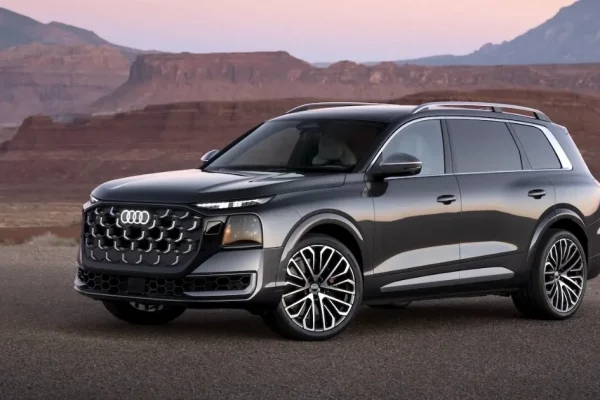 Audi SQ9: 591 сил против BMW X7 и Mercedes-AMG GLS. Стал ли новый флагман Audi лучшим крупным спортивным кроссовером?